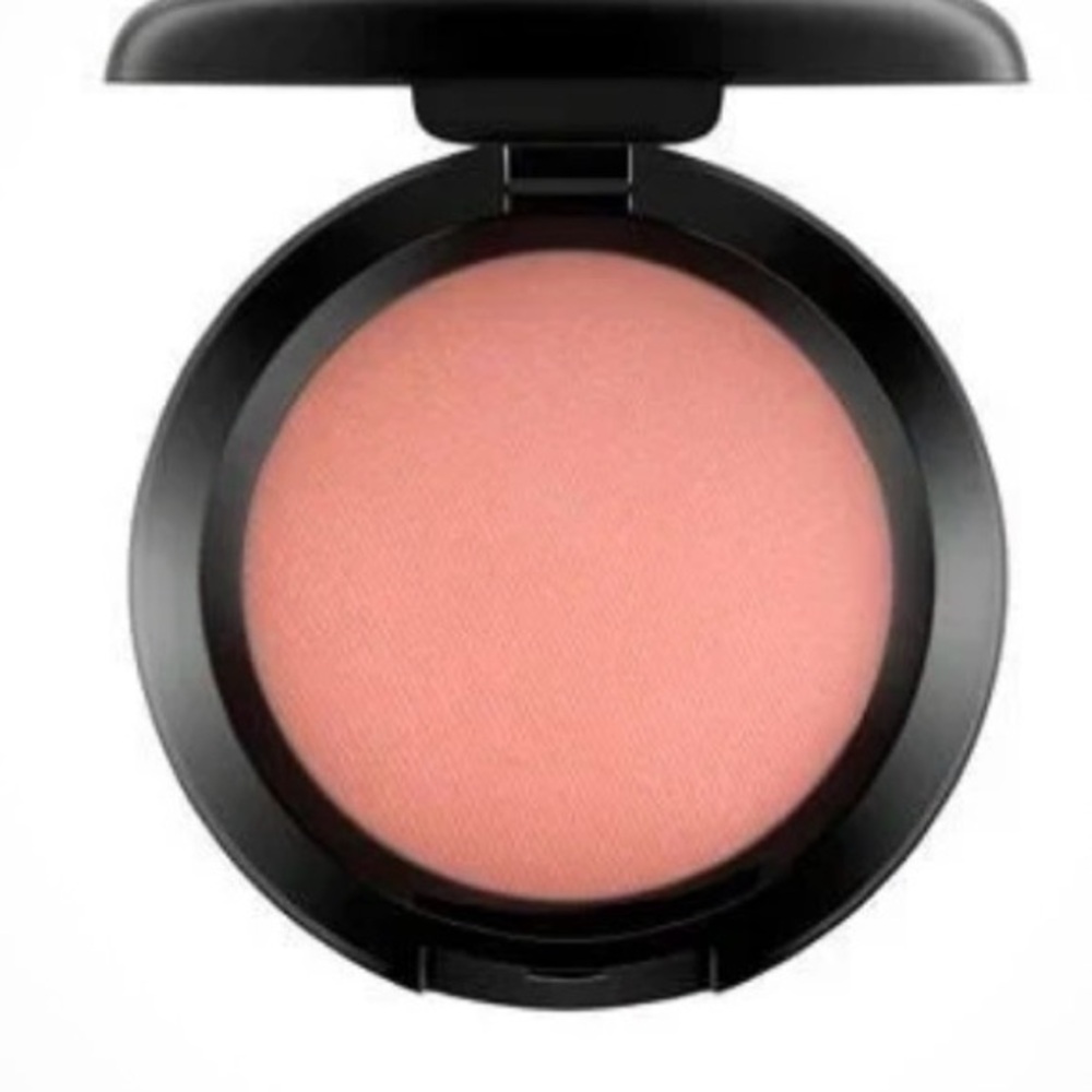 MAC Sheertone blush peaches 🍑